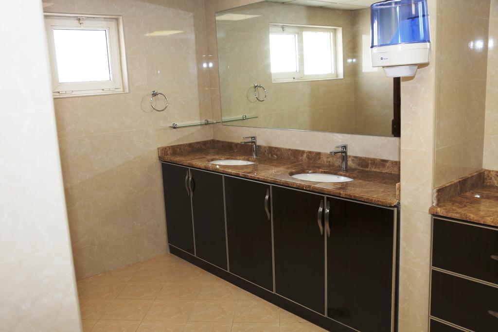 Al Faris 1 Hotel Apartments Dubai Luaran gambar
